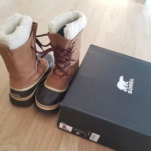 SOREL womens Caribou boot size 6